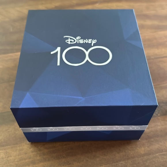 Disney 100 Mickey Mouse watch - Picture 3 of 4